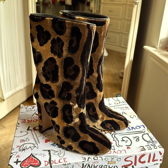 Velvet D&G leopard print Boots - Picture 2 of 5